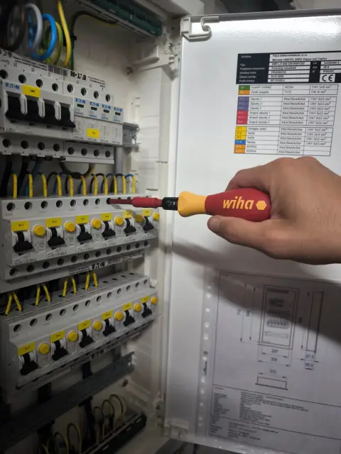 Falco elektroinštalácie - práca 10