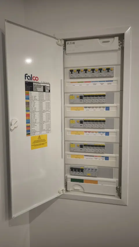 Falco elektroinštalácie - práca 6